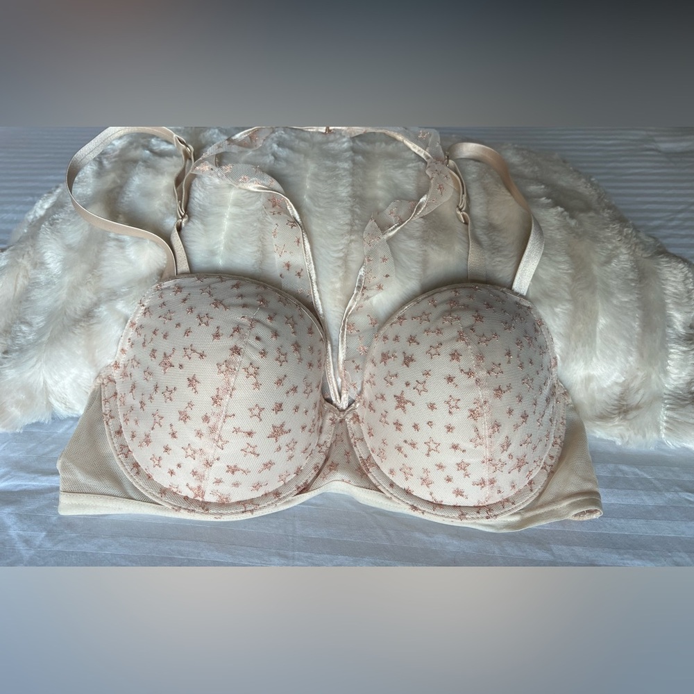 Victoria Secret Dream Angels Cream Lace and Satin with Glitter Stars Bra
